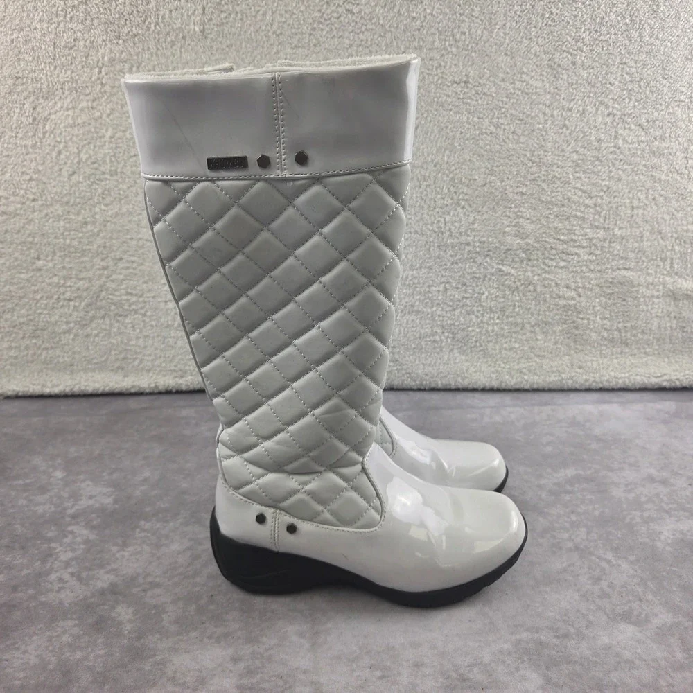 Khombu Womens White Quilted Patent Tall Winter Snow Boots Size 7M A369222